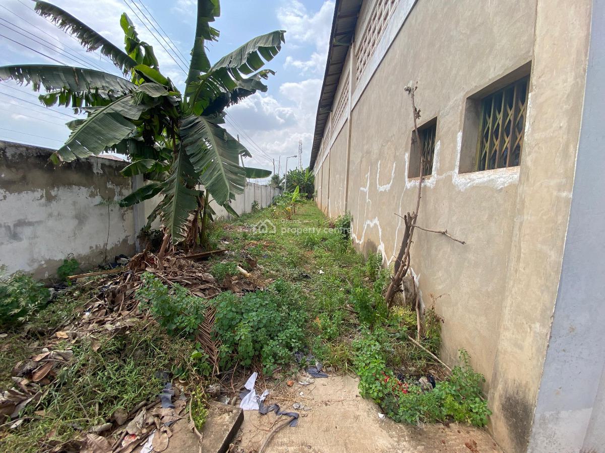 Warehouse with Showroom in Tema Community25, Tema Community25, Tema, Accra, Warehouse for Sale