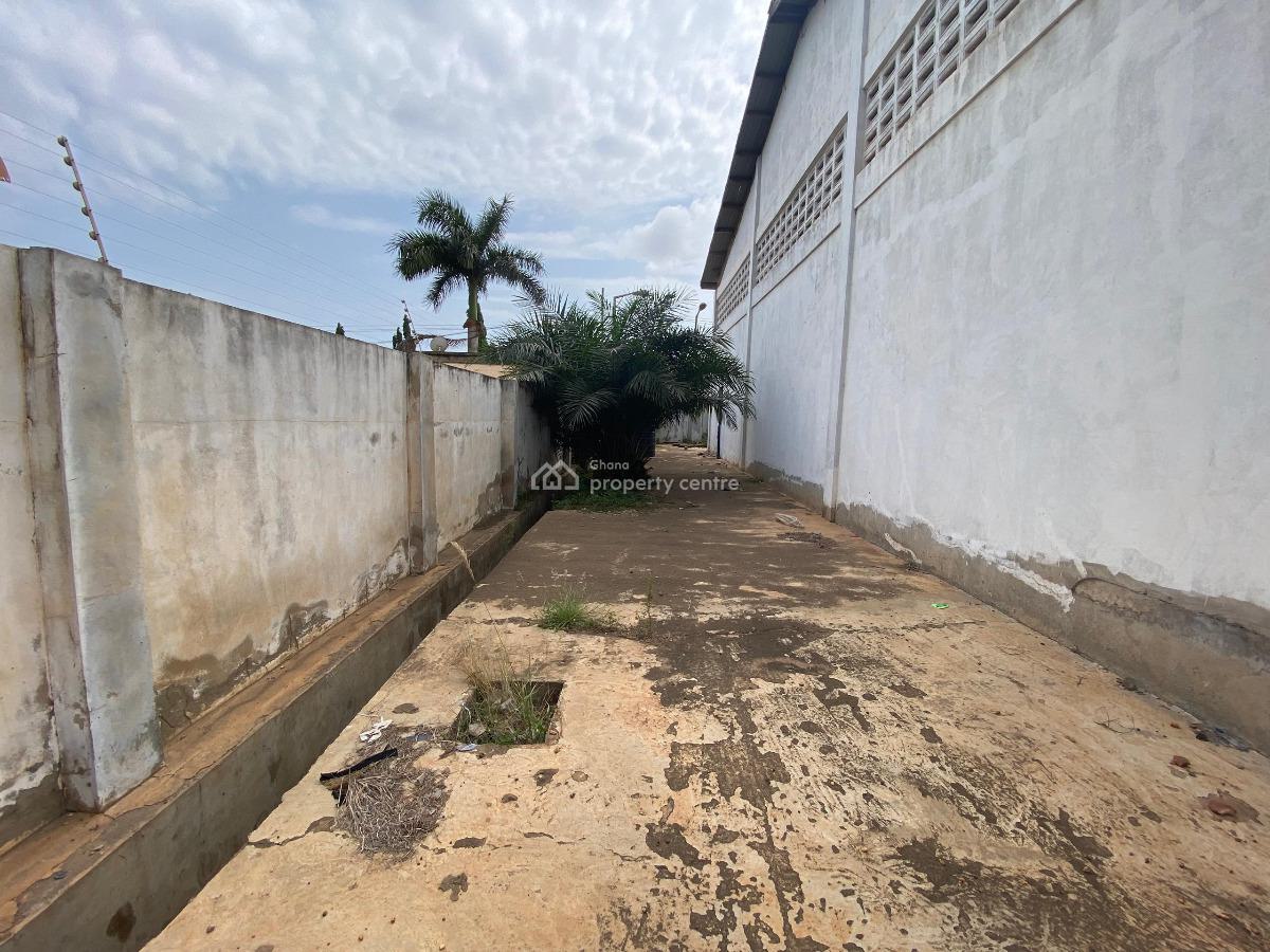 Warehouse with Showroom in Tema Community25, Tema Community25, Tema, Accra, Warehouse for Sale