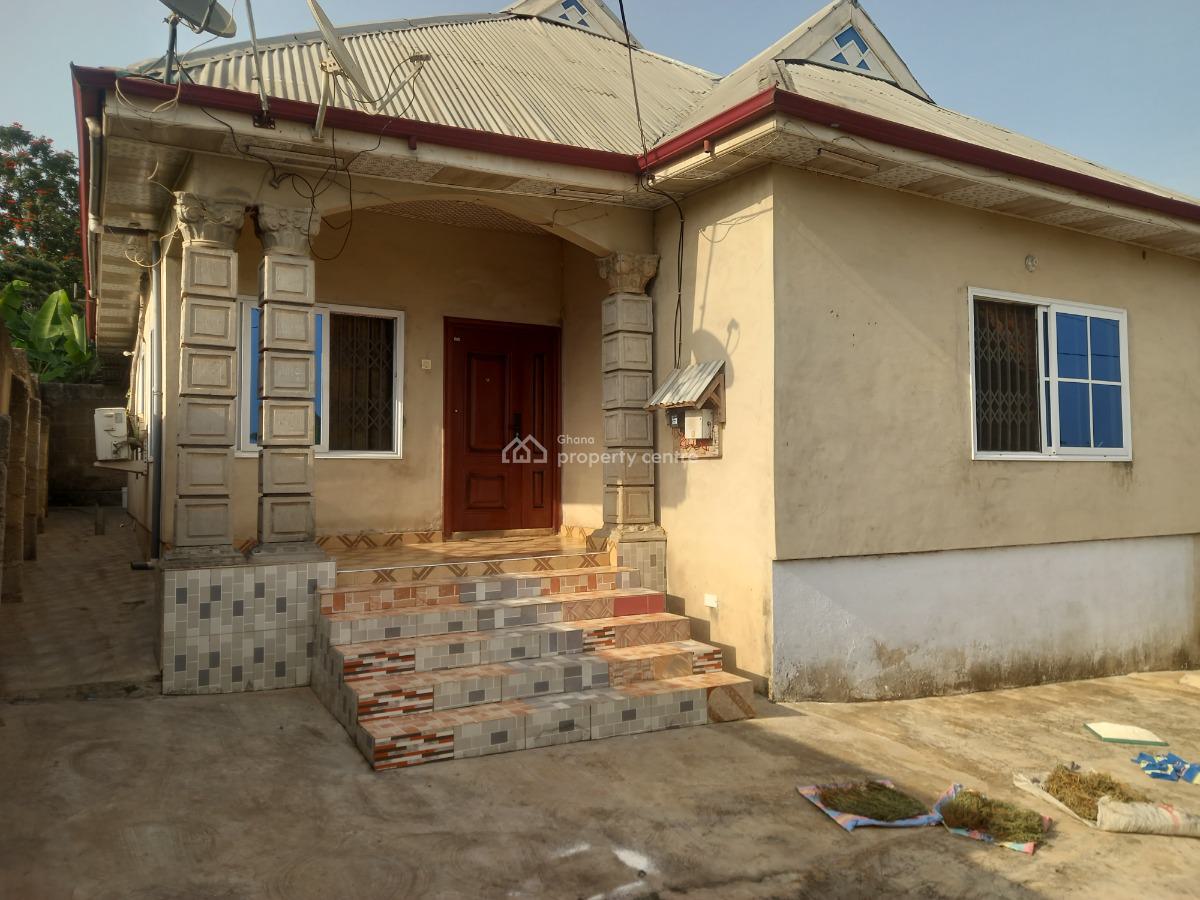 4 Bedrooms, Ntonso, Near The Girls Shs. Mampongteng Road., Kumasi Metropolitan, Ashanti, House for Sale