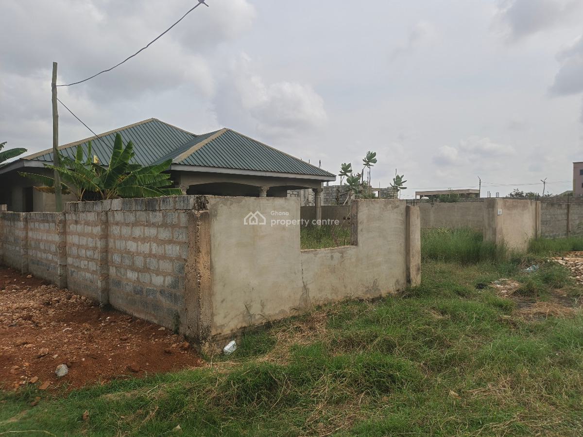 Uncompleted 3bedrooms House in Tema Community25, Tema Community25 Annex, Tema, Accra, House for Sale