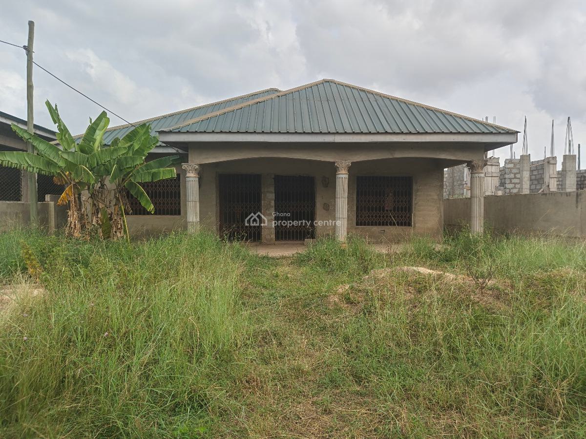 Uncompleted 3bedrooms House in Tema Community25, Tema Community25 Annex, Tema, Accra, House for Sale