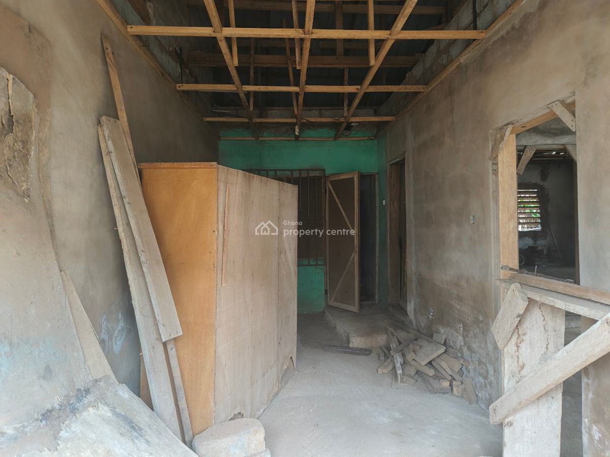 Uncompleted 3bedrooms House in Tema Community25, Tema Community25 Annex, Tema, Accra, House for Sale