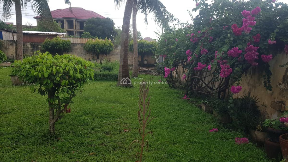 *8brm Storey House  on 1 & Half Plots @ Kwashieman*, Timber Market Area, Kwashieman, Accra, House for Sale