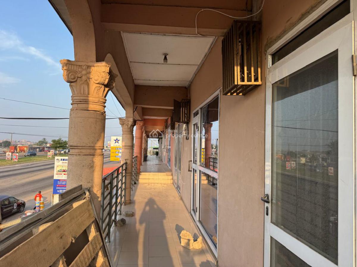 16 Shops + 5brm + 2units of Chamber & Hall Self Contain @ Ablekuma, Ablekuma Fanmilk, Accra Metropolitan, Accra, Commercial Property for Sale