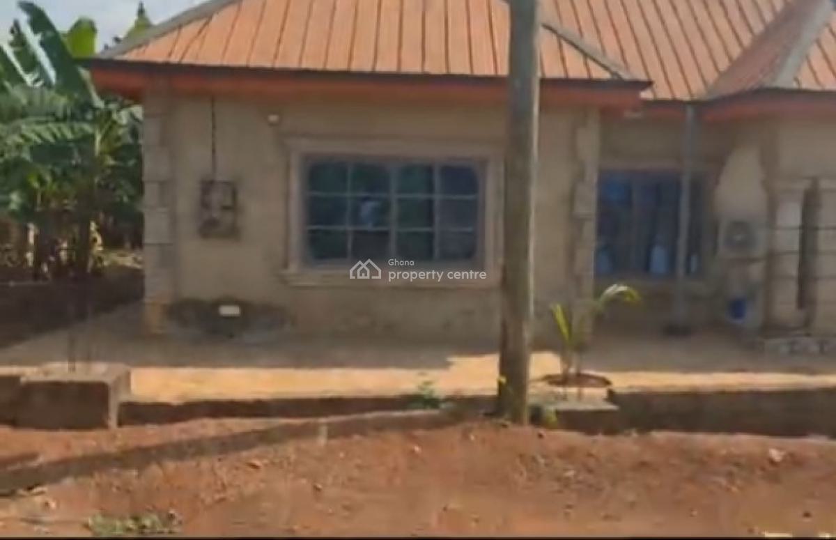 4 Bedrooms  ( Full Plot), Adankwame,  on Abrepo Asuofia Road, Kumasi Metropolitan, Ashanti, House for Sale