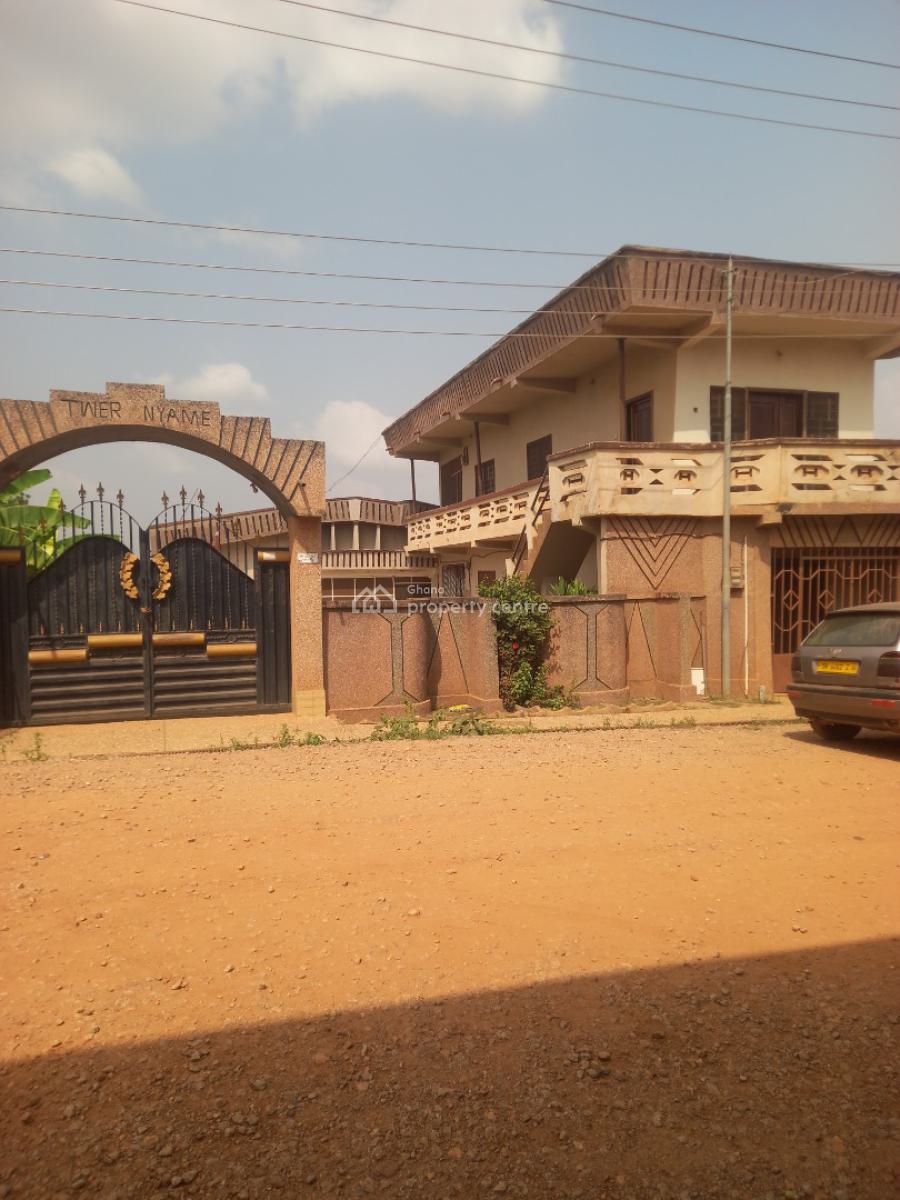 12 Bedrooms, Tanoso, Near Sofoline, Abuakwa., Kumasi Metropolitan, Ashanti, House for Sale