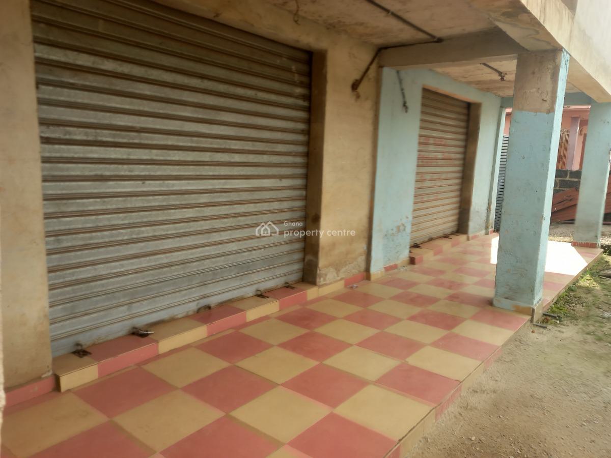 10 Bedrooms & 3 Stores / Shops, Kwadaso Estate, Near Sofoline, Pataase., Kumasi Metropolitan, Ashanti, House for Sale