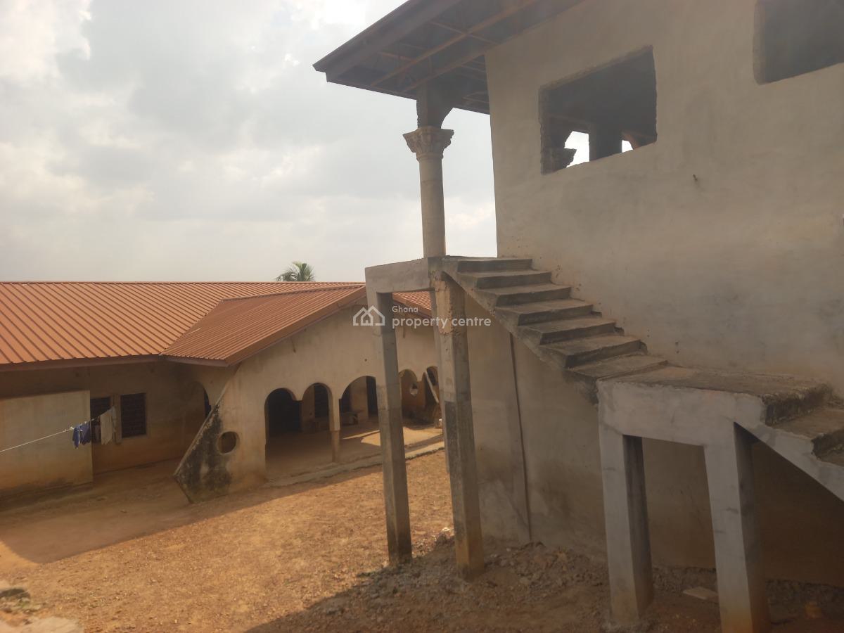 10 Bedrooms & 3 Stores / Shops, Kwadaso Estate, Near Sofoline, Pataase., Kumasi Metropolitan, Ashanti, House for Sale