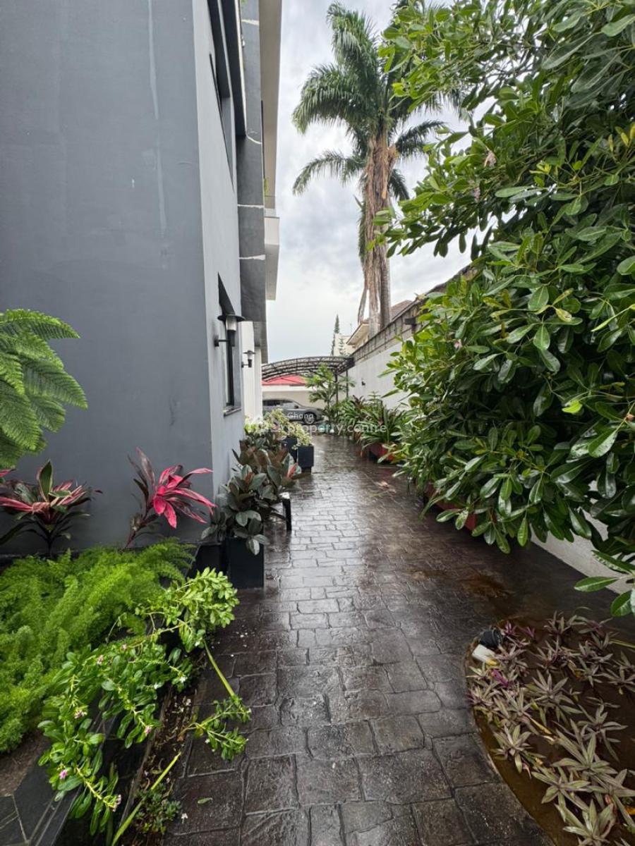 Luxury 5 Bedrooms, Cantonments, Accra, Detached Duplex for Sale