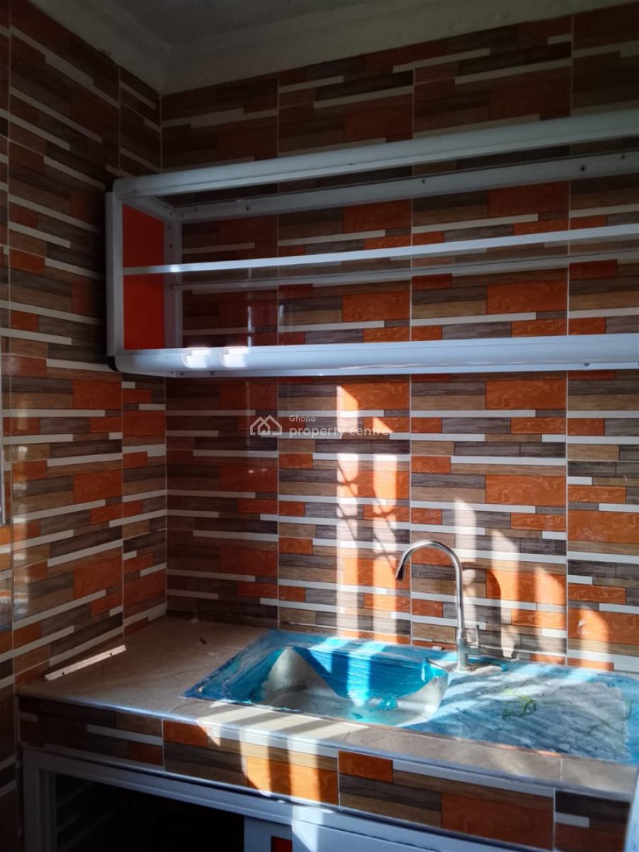 One Bedroom Self Contain, Teshie Bushroad Police Statoin, Teshie-nungua Estates, Accra, Mini Flat for Rent