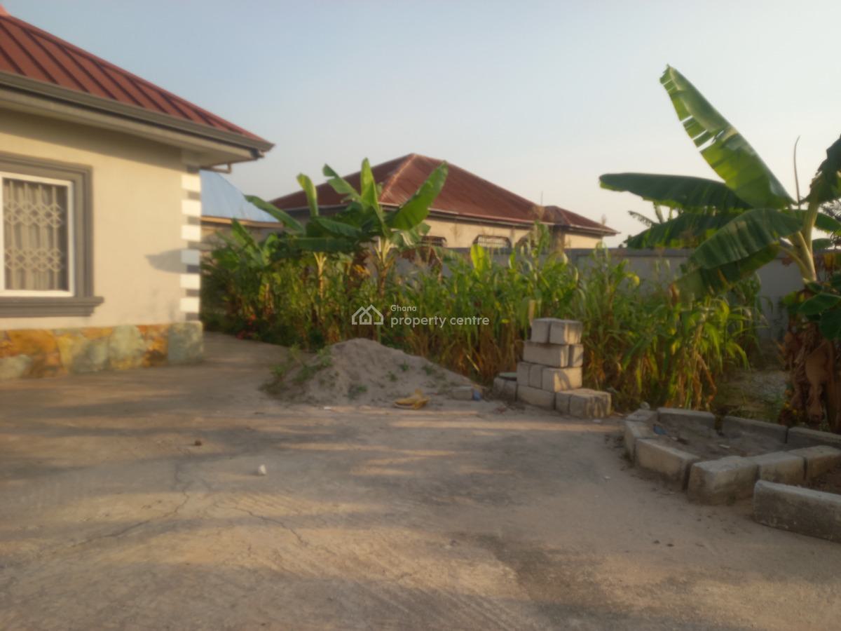 4 Bedrooms, Aputuogya,  on Atonsu Lake Road., Kumasi Metropolitan, Ashanti, House for Sale