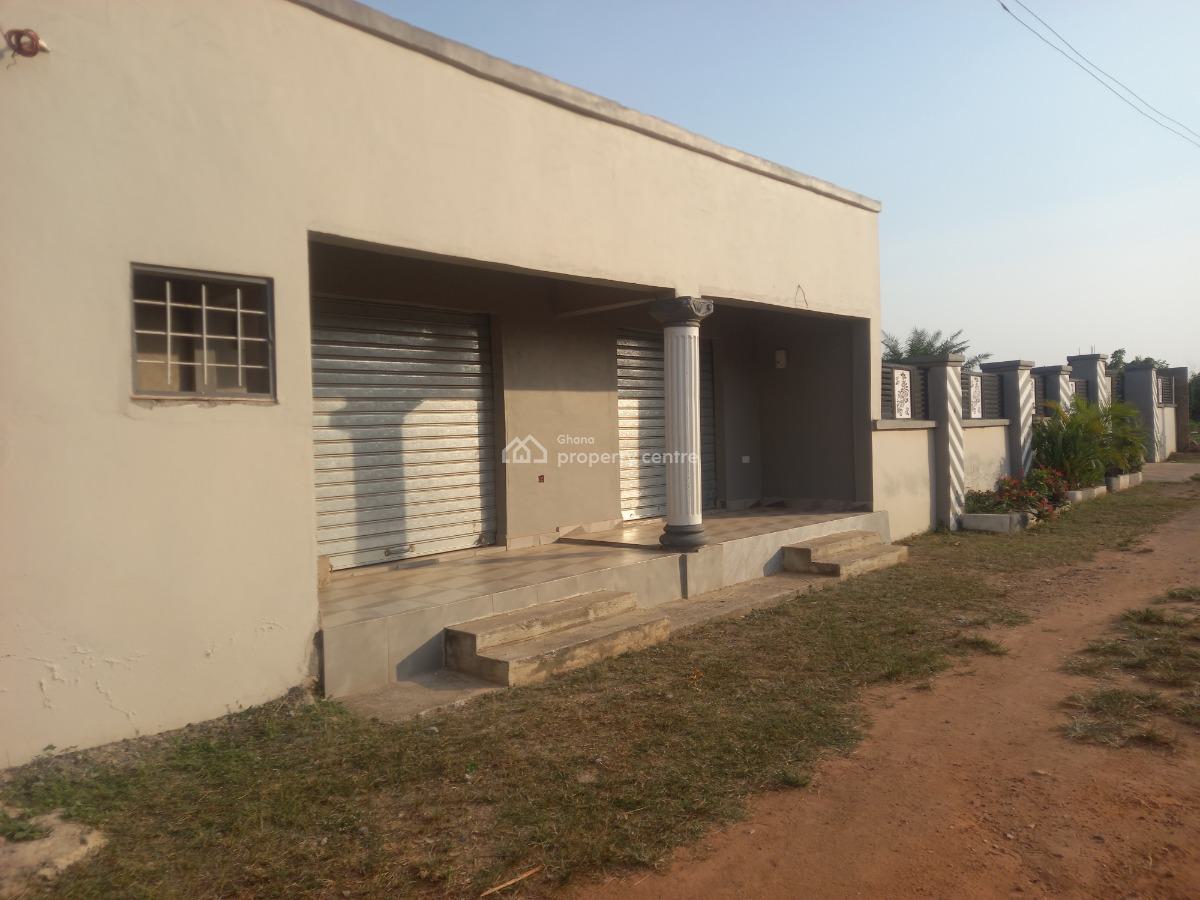 4 Bedrooms, Aputuogya,  on Atonsu Lake Road., Kumasi Metropolitan, Ashanti, House for Sale