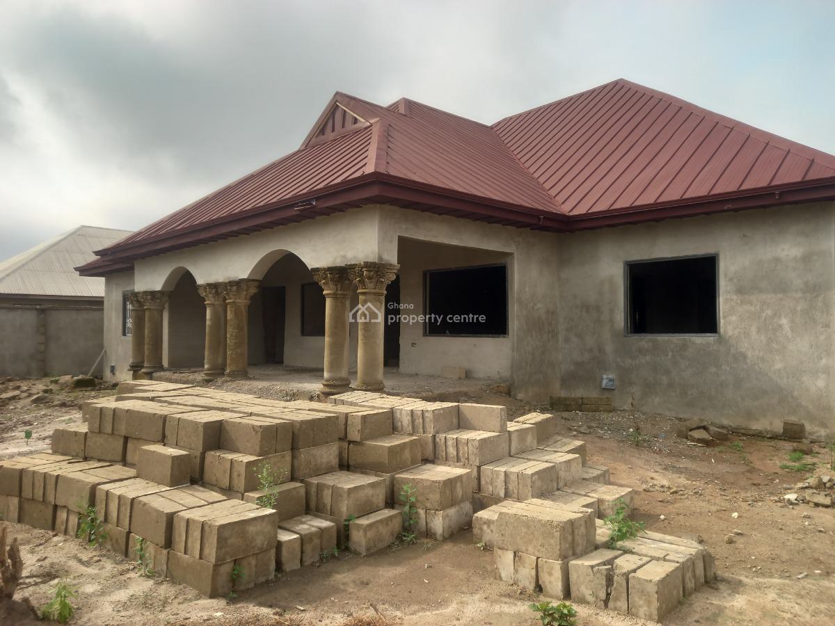 5 Bedrooms, Adesina, on Kenyasi Abrem Road., Kumasi Metropolitan, Ashanti, House for Sale