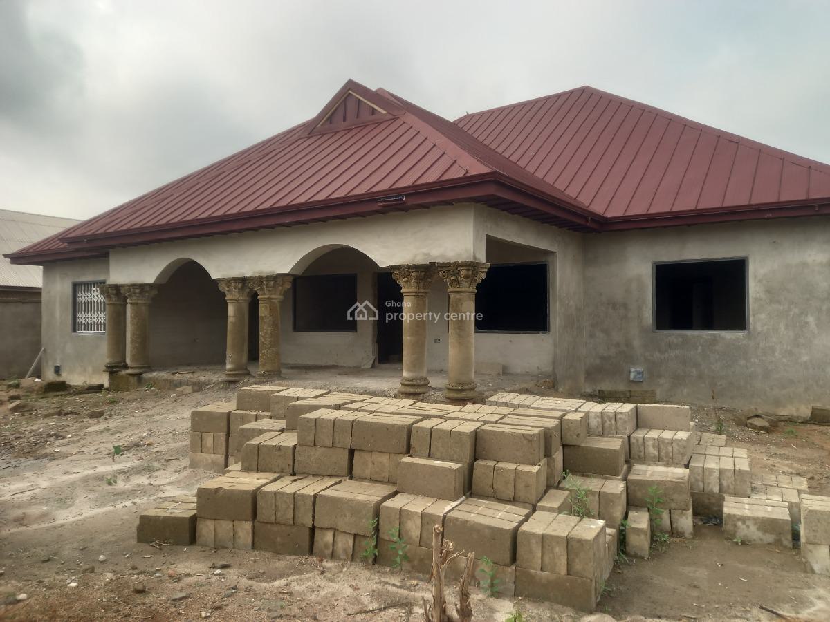 5 Bedrooms, Adesina, on Kenyasi Abrem Road., Kumasi Metropolitan, Ashanti, House for Sale