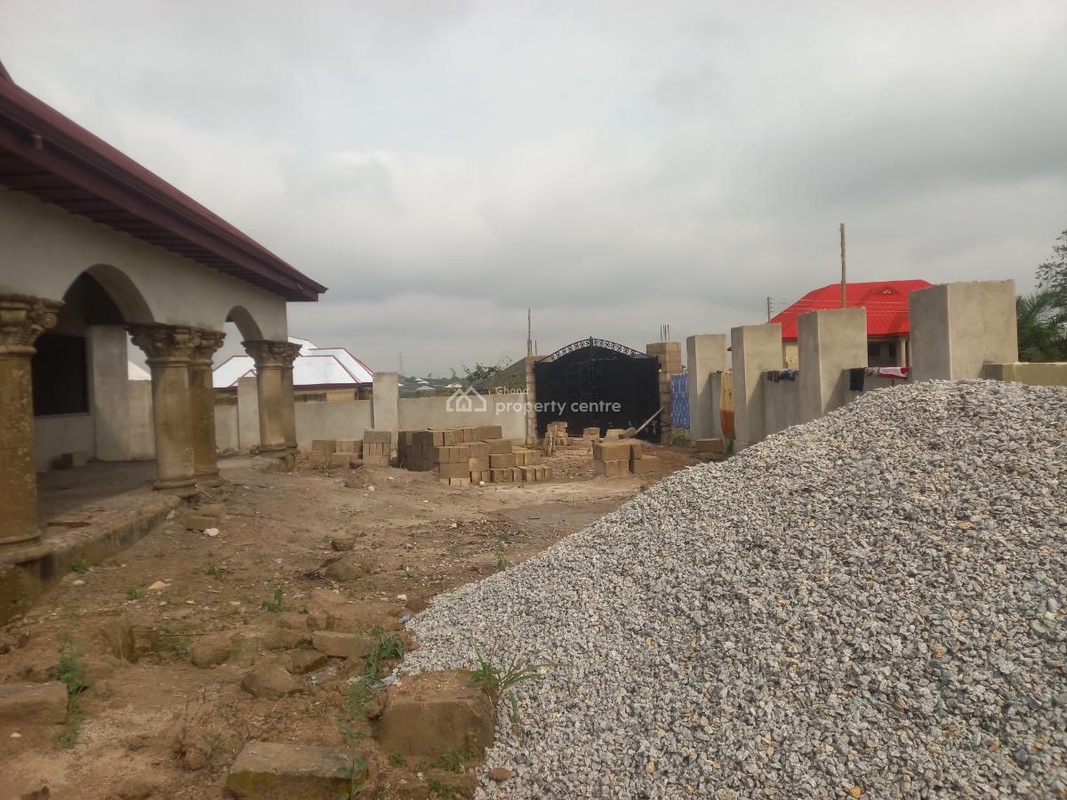 5 Bedrooms, Adesina, on Kenyasi Abrem Road., Kumasi Metropolitan, Ashanti, House for Sale