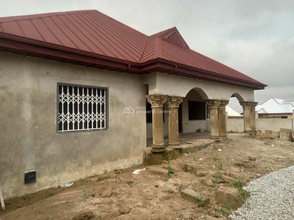 5 Bedrooms, Adesina, on Kenyasi Abrem Road., Kumasi Metropolitan, Ashanti, House for Sale