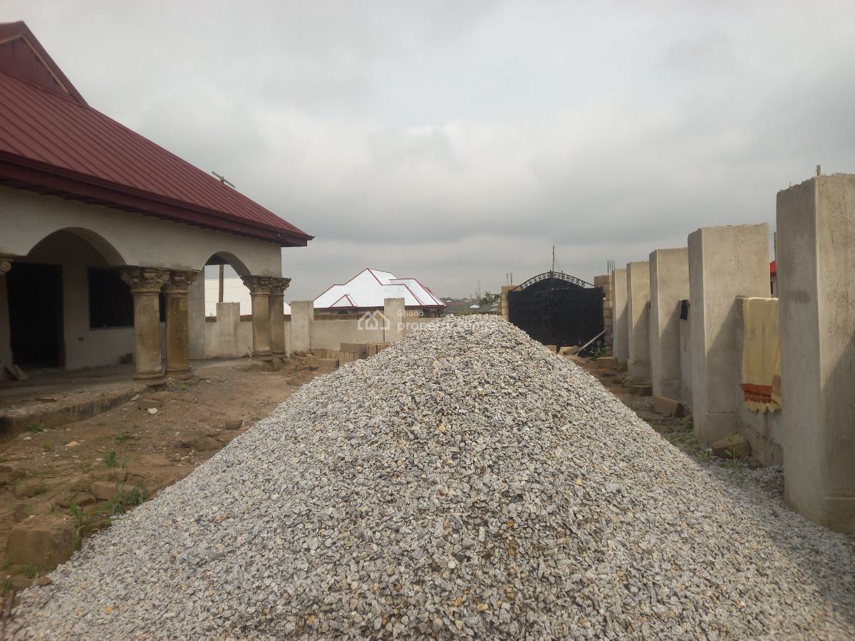 5 Bedrooms, Adesina, on Kenyasi Abrem Road., Kumasi Metropolitan, Ashanti, House for Sale