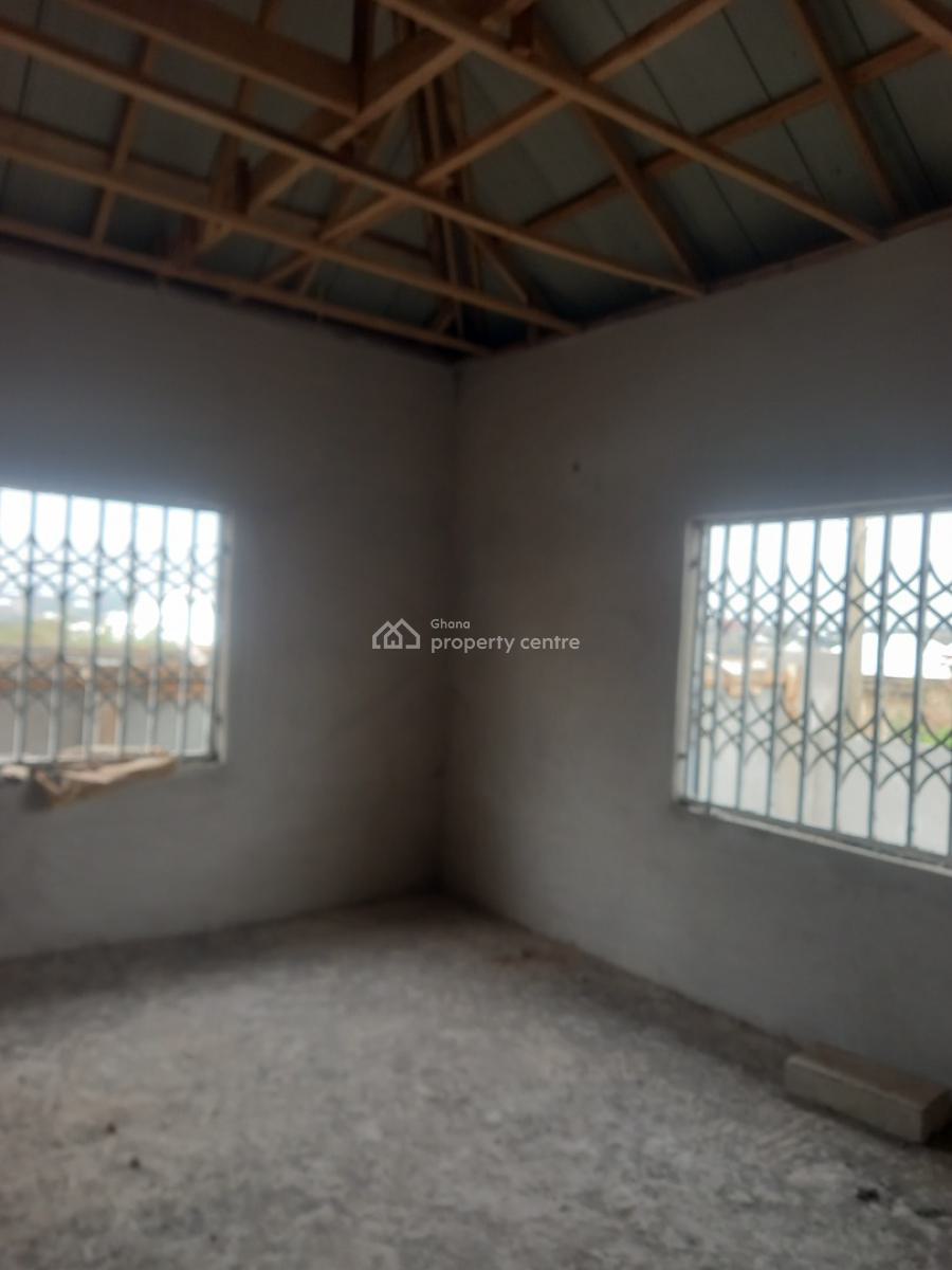 5 Bedrooms, Adesina, on Kenyasi Abrem Road., Kumasi Metropolitan, Ashanti, House for Sale