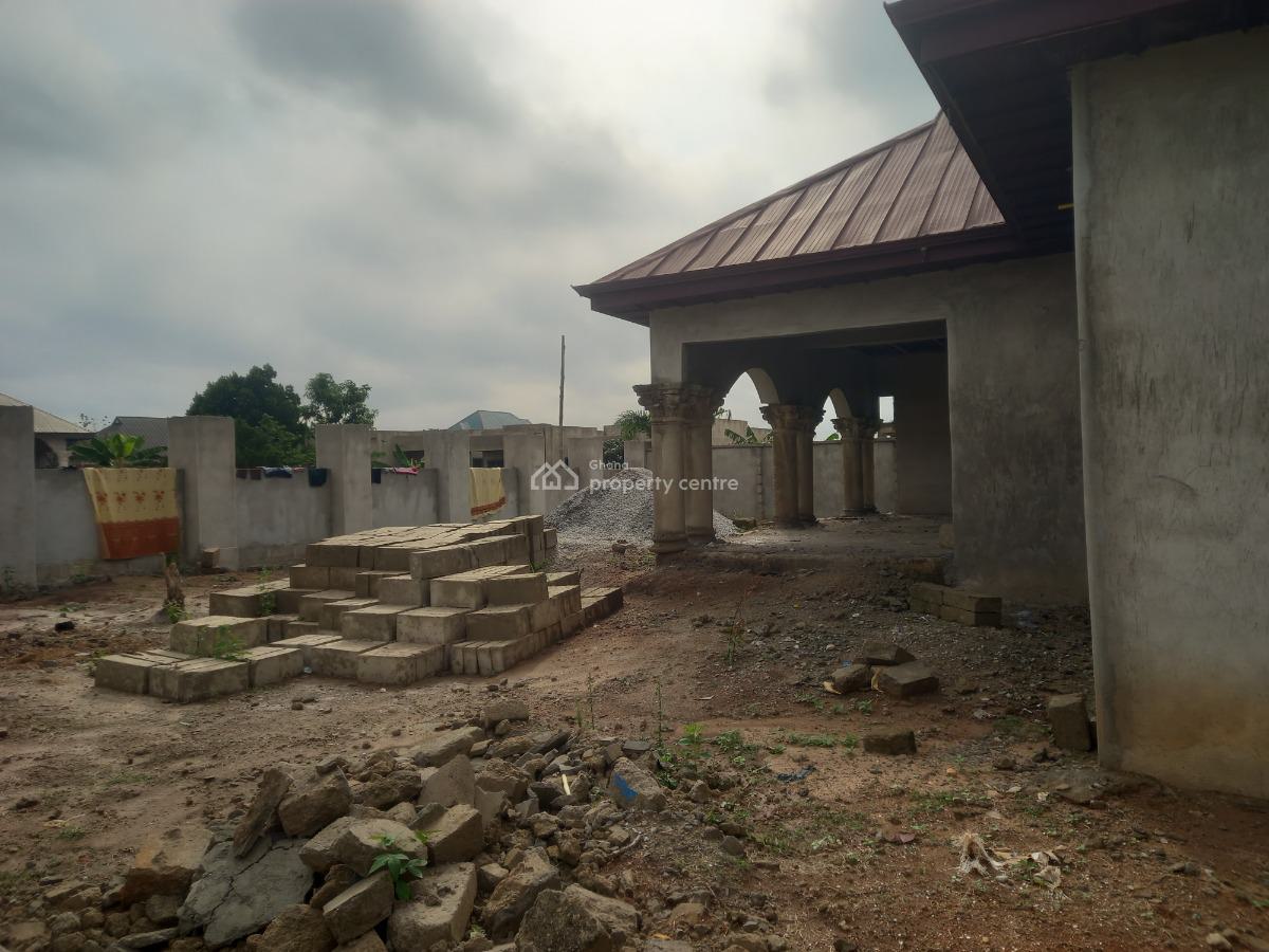 5 Bedrooms, Adesina, on Kenyasi Abrem Road., Kumasi Metropolitan, Ashanti, House for Sale