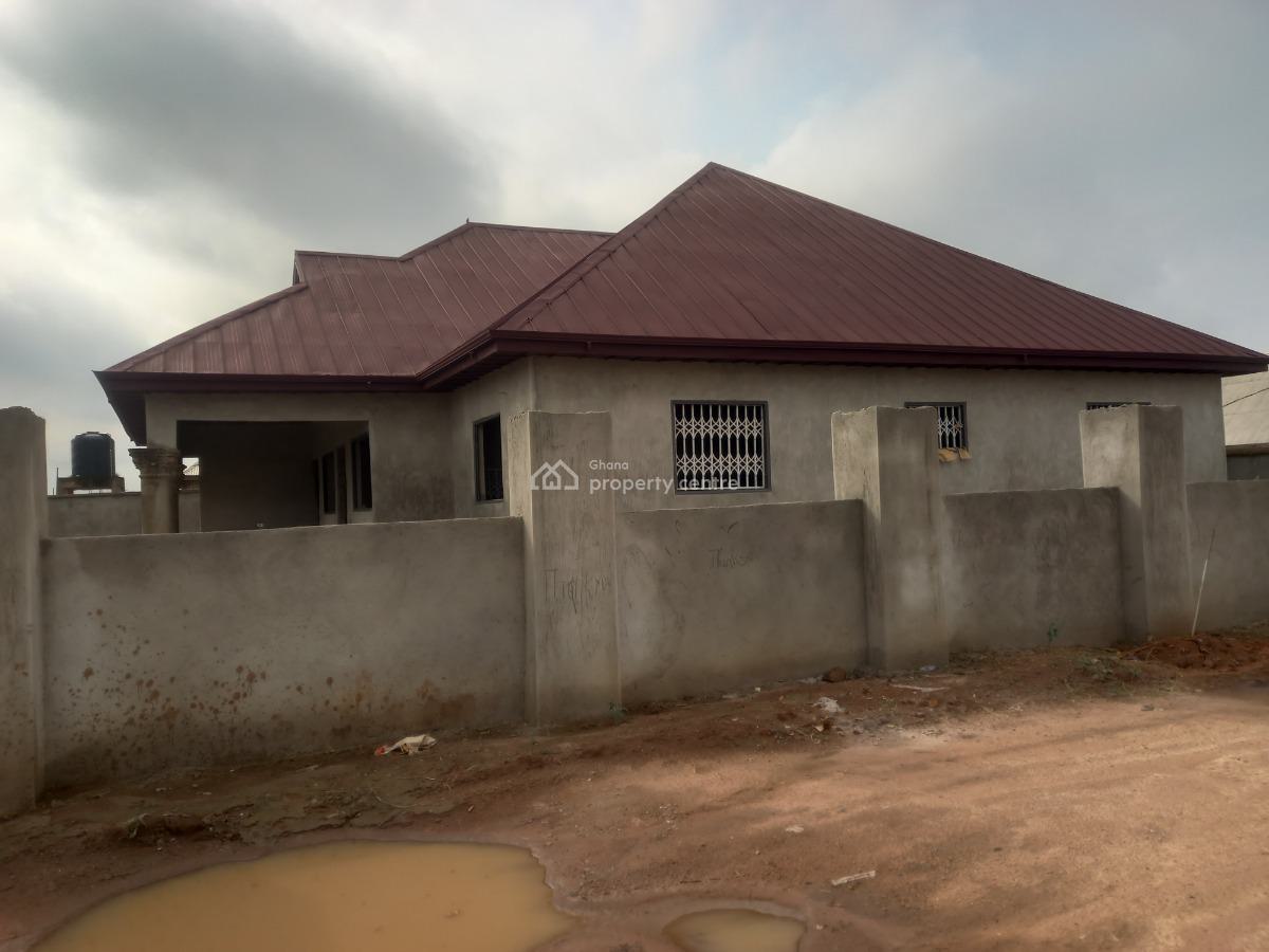 5 Bedrooms, Adesina, on Kenyasi Abrem Road., Kumasi Metropolitan, Ashanti, House for Sale