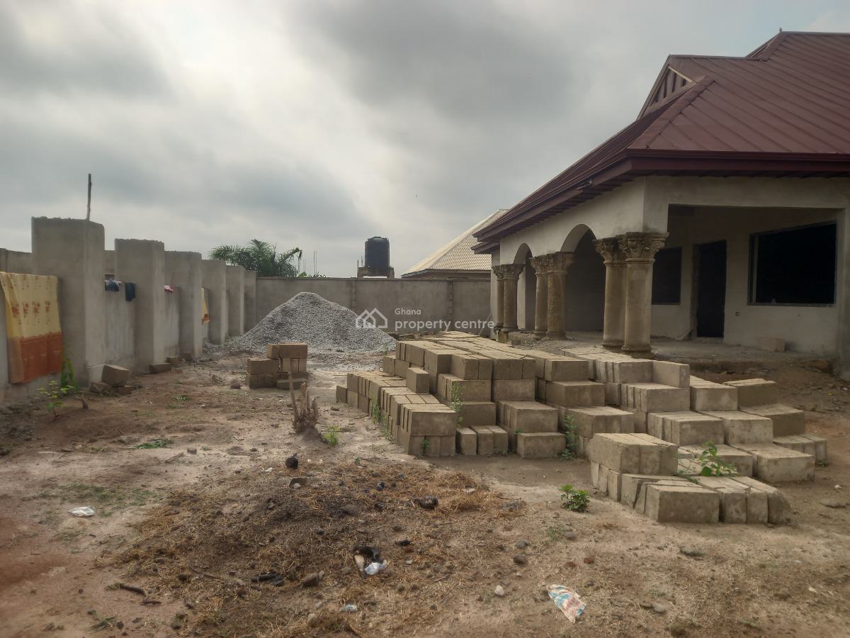 5 Bedrooms, Adesina, on Kenyasi Abrem Road., Kumasi Metropolitan, Ashanti, House for Sale