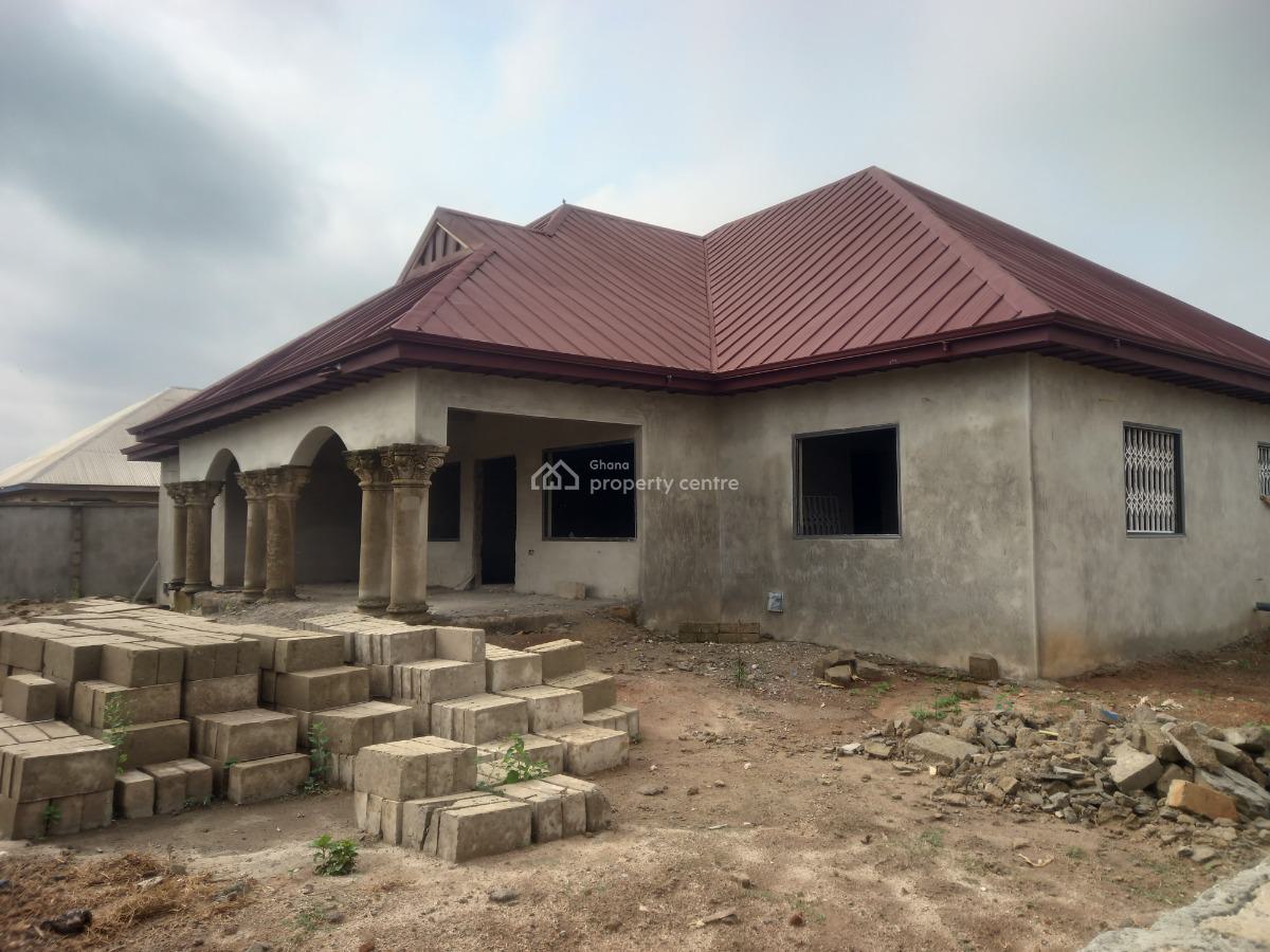 5 Bedrooms, Adesina, on Kenyasi Abrem Road., Kumasi Metropolitan, Ashanti, House for Sale