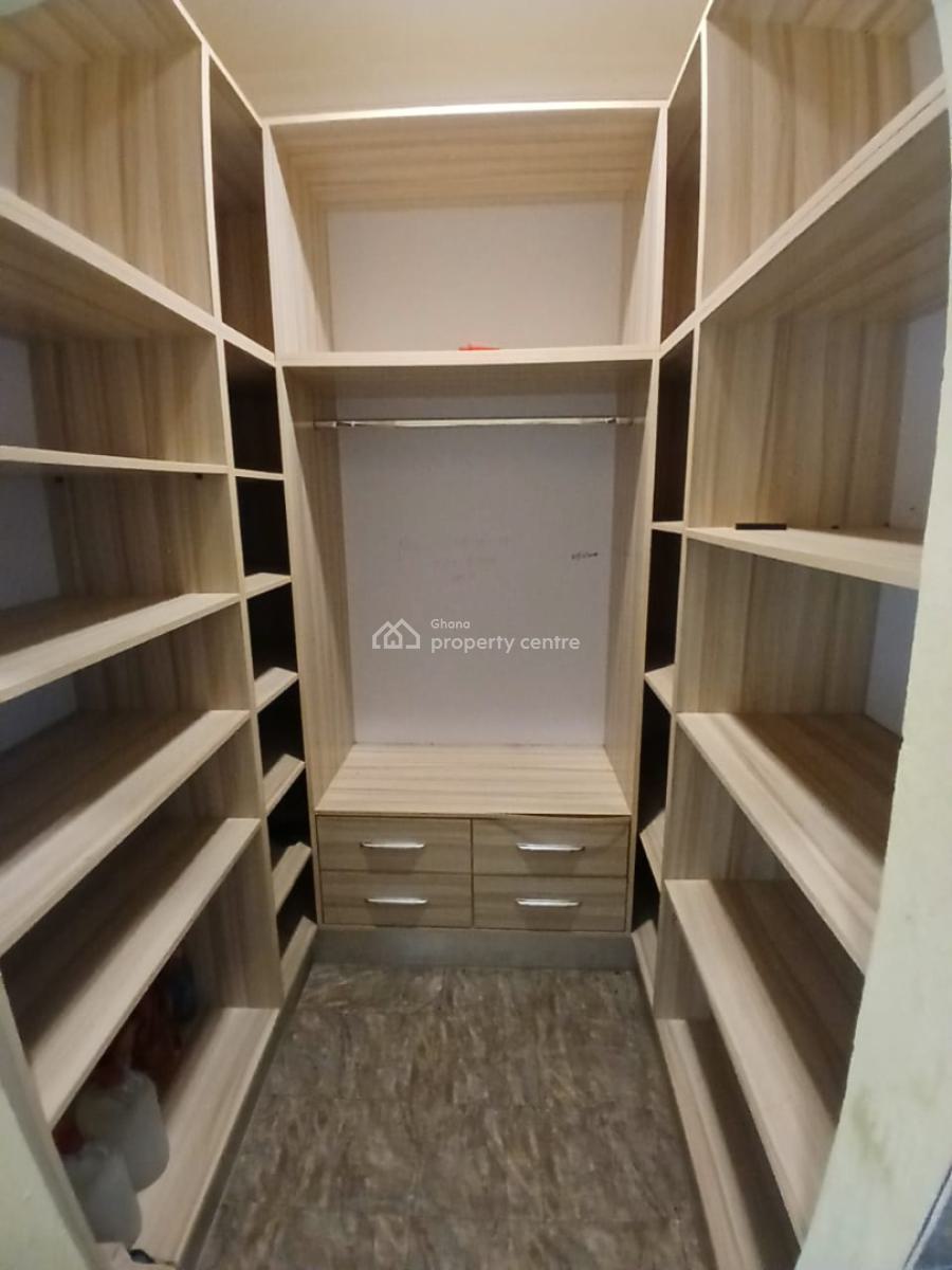 Executive 4-bedroom House @ Madina Warehouse, Warehouse, La Nkwantanang Madina Municipal, Accra, House for Rent