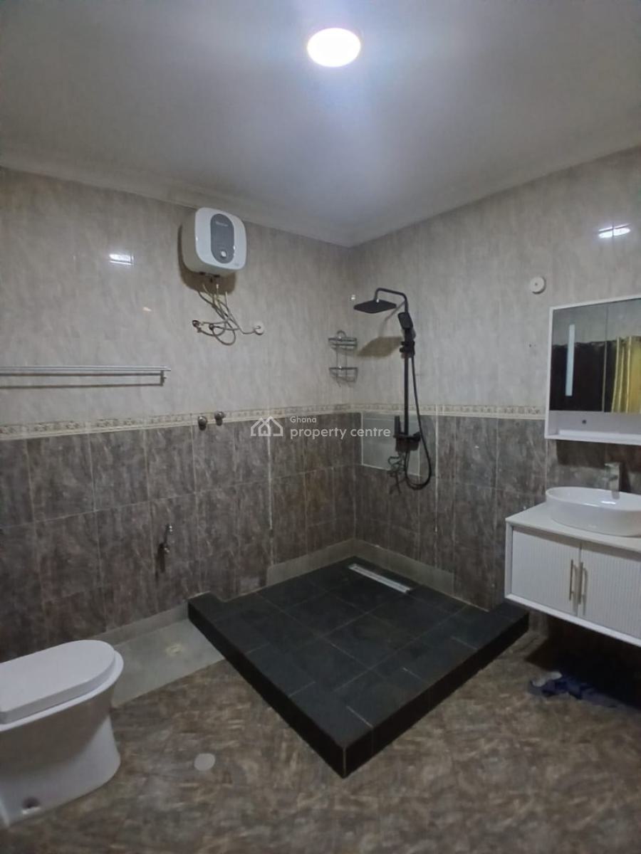 Executive 4-bedroom House @ Madina Warehouse, Warehouse, La Nkwantanang Madina Municipal, Accra, House for Rent