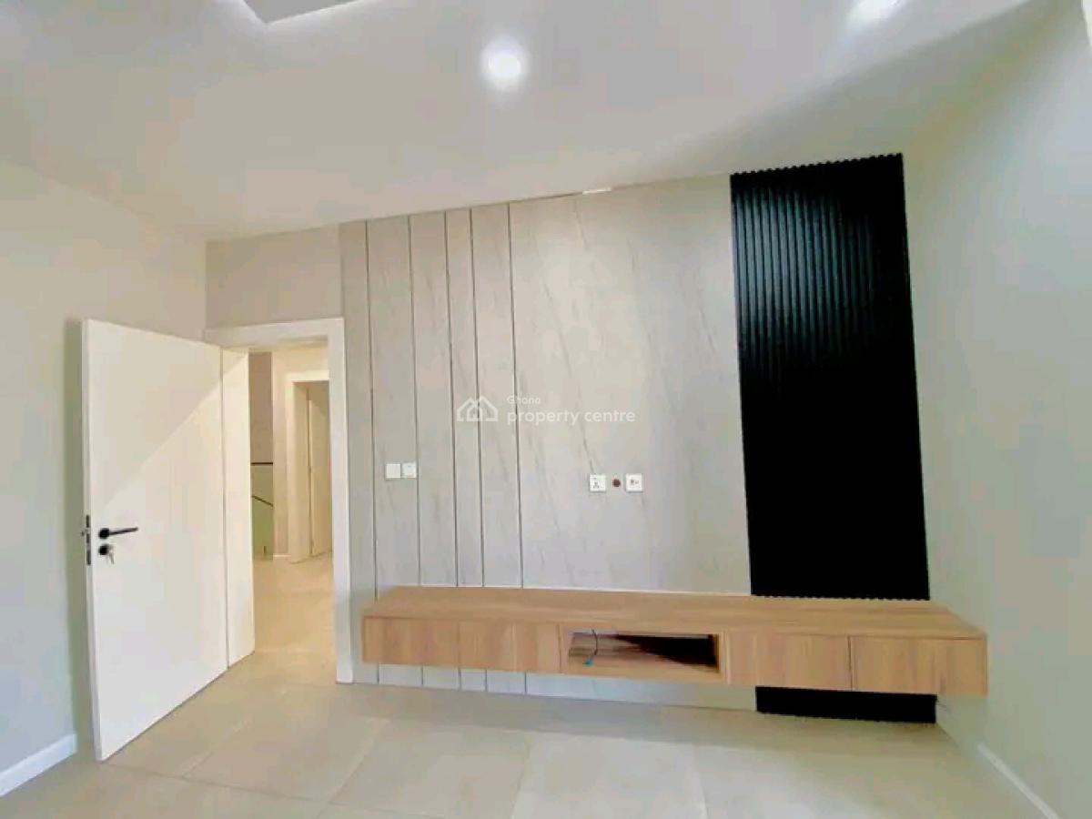 Executive 5-bedroom House @ East Airport, East Airport, Airport Residential Area, Accra, House for Sale