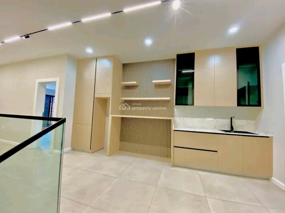 Executive 5-bedroom House @ East Airport, East Airport, Airport Residential Area, Accra, House for Sale
