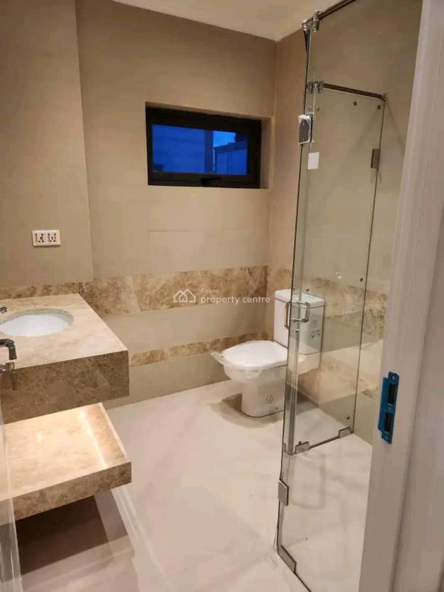 Luxurious Semi Furnished 3-bedroom Townhouse @ Airport, Airport Residential Area, Accra, Townhouse for Rent