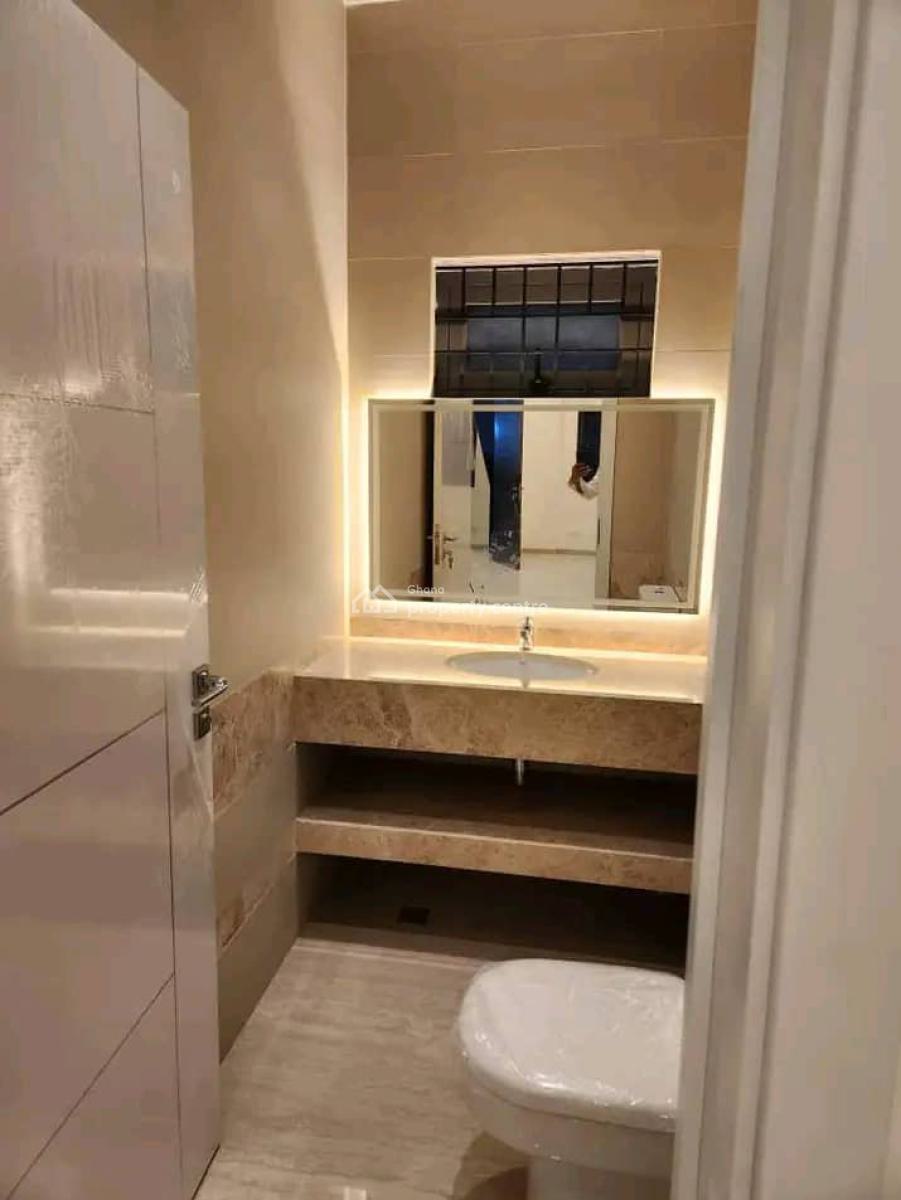 Luxurious Semi Furnished 3-bedroom Townhouse @ Airport, Airport Residential Area, Accra, Townhouse for Rent