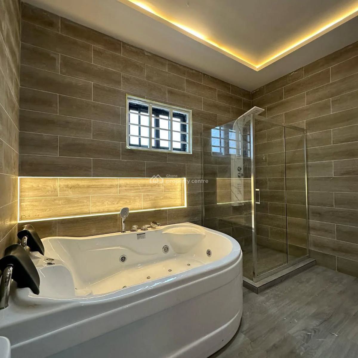 Executive 4 Bedrooms, Spintex, Accra, House for Sale