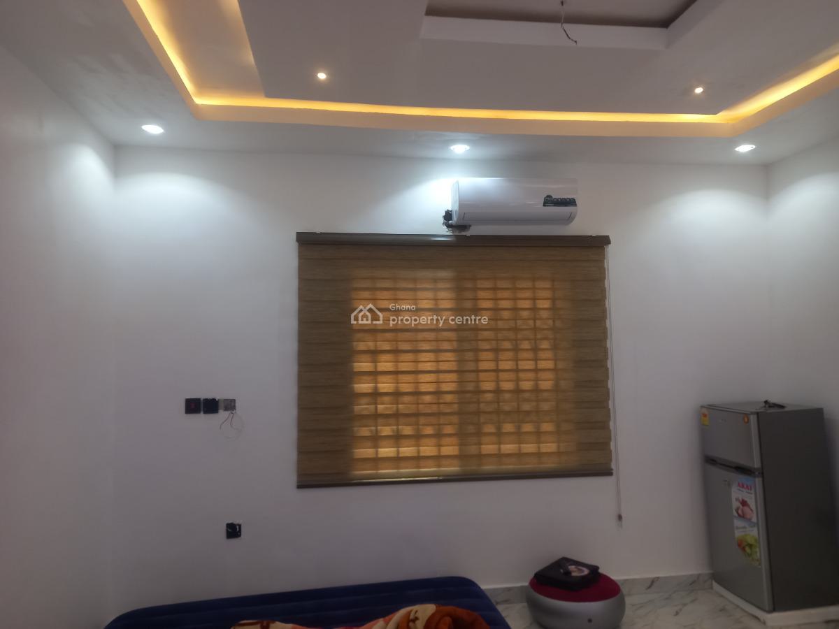 8 Bedrooms, Kenyasi Abrem, Kumasi Metropolitan, Ashanti, House for Sale