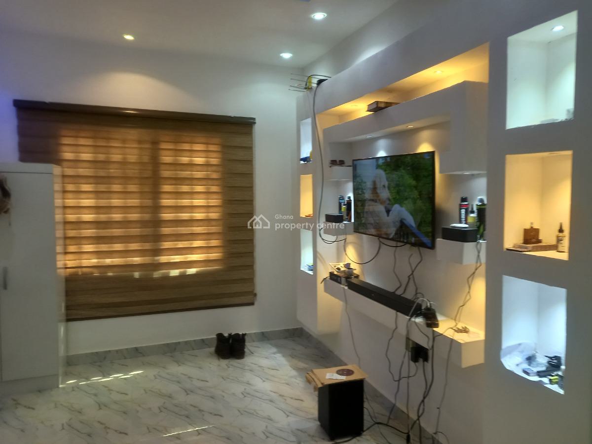 8 Bedrooms, Kenyasi Abrem, Kumasi Metropolitan, Ashanti, House for Sale