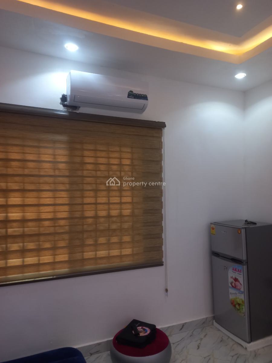 8 Bedrooms, Kenyasi Abrem, Kumasi Metropolitan, Ashanti, House for Sale