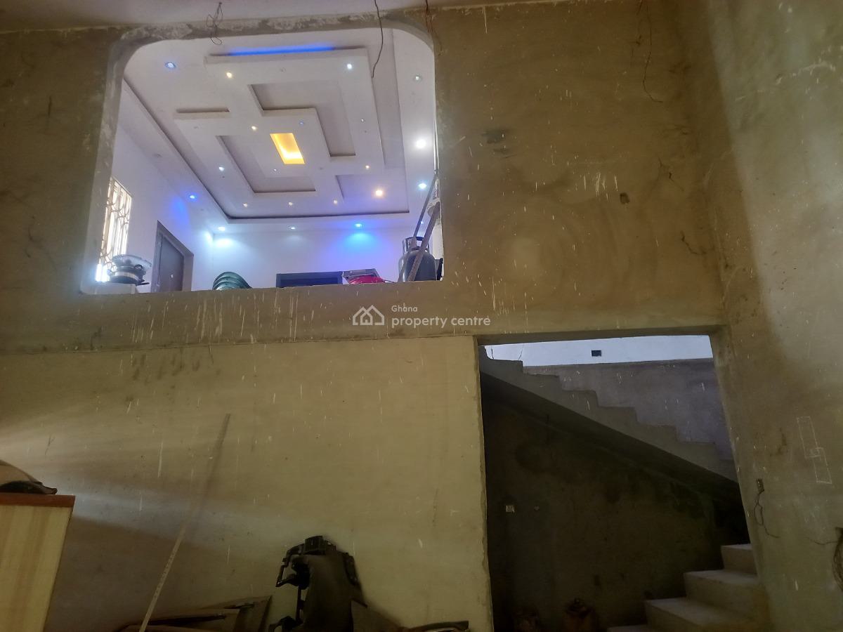 8 Bedrooms, Kenyasi Abrem, Kumasi Metropolitan, Ashanti, House for Sale