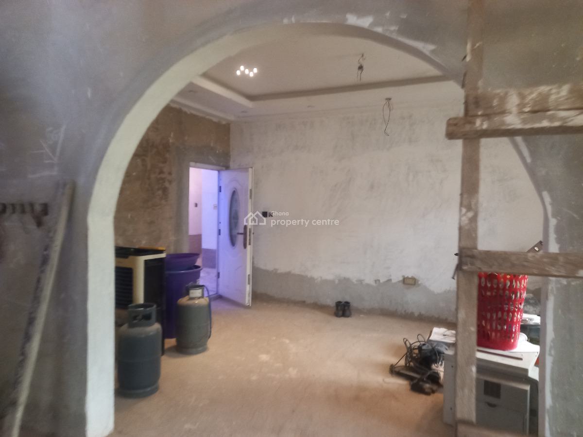 8 Bedrooms, Kenyasi Abrem, Kumasi Metropolitan, Ashanti, House for Sale