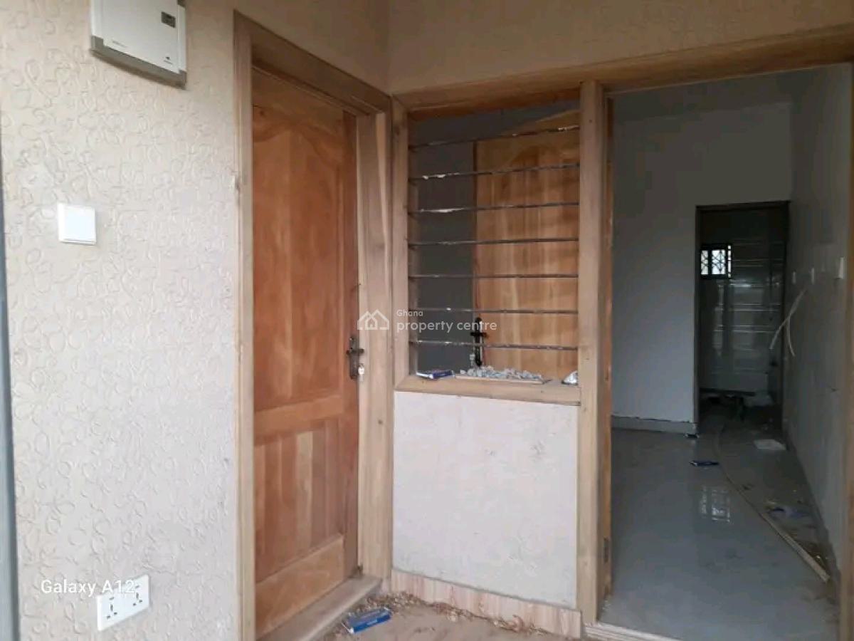 Executive Newly Built Chamber and Hall@ Tseaddo, Tse Addo, Accra, Apartment for Rent