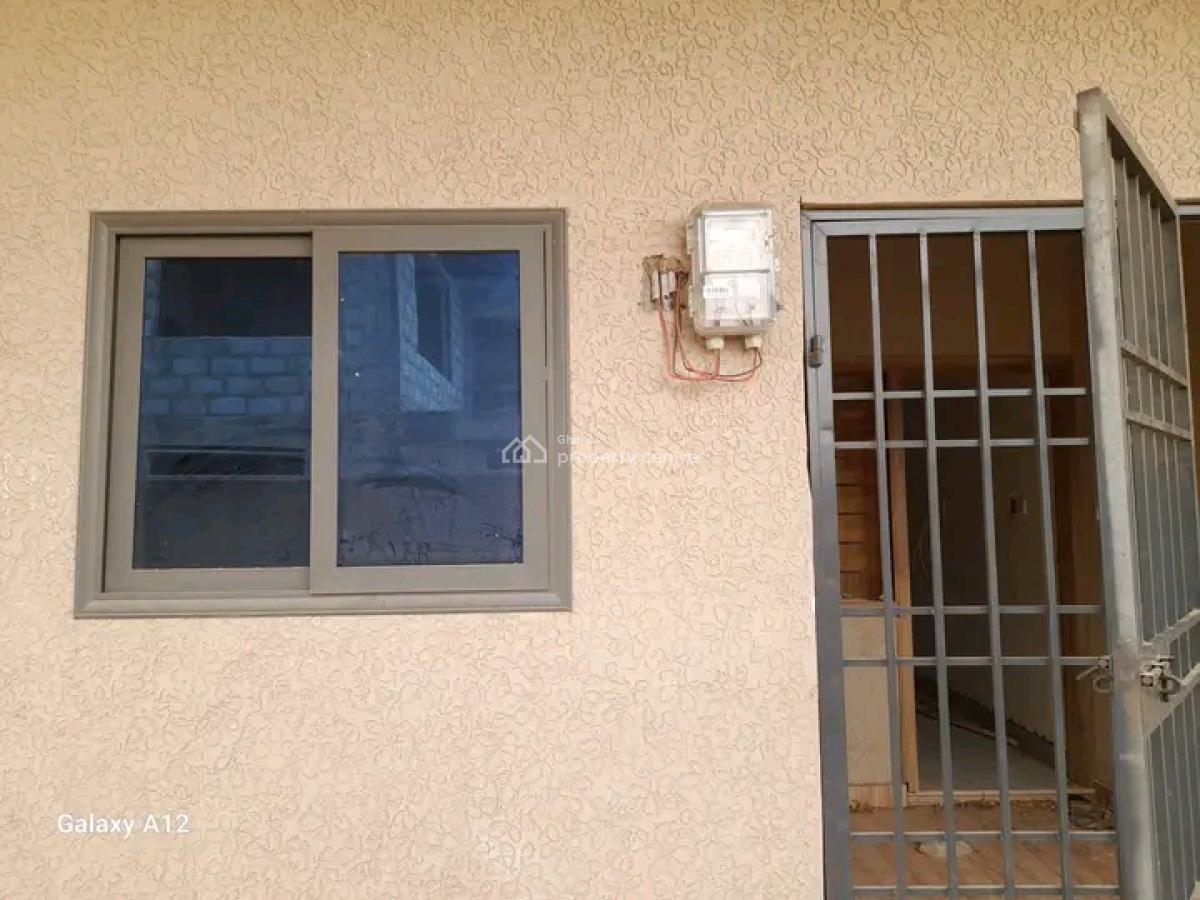 Executive Newly Built Chamber and Hall@ Tseaddo, Tse Addo, Accra, Apartment for Rent