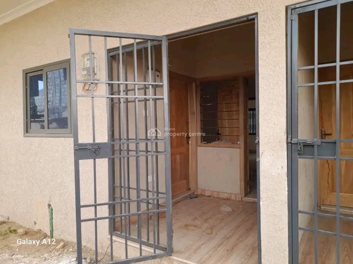 Executive Newly Built Chamber and Hall@ Tseaddo, Tse Addo, Accra, Apartment for Rent