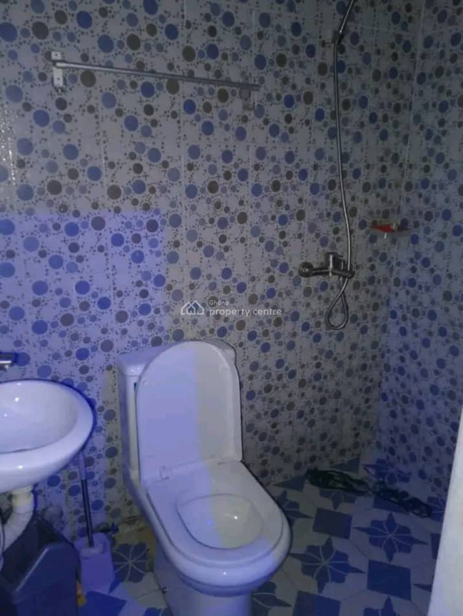 Fairly Used Chamber and Hall @ Abelenkpe, Abelemkpe, Accra, Apartment for Rent