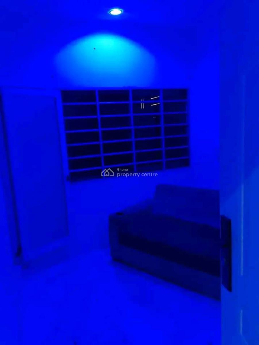 Fairly Used Chamber and Hall @ Abelenkpe, Abelemkpe, Accra, Apartment for Rent