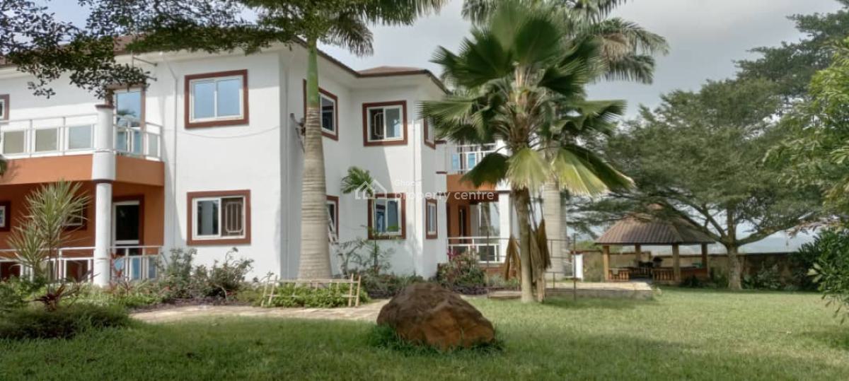 Executive 5 Bedrooms, Akuapim North, Eastern Region, House for Sale