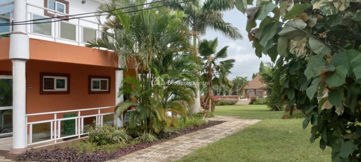 Executive 5 Bedrooms, Akuapim North, Eastern Region, House for Sale