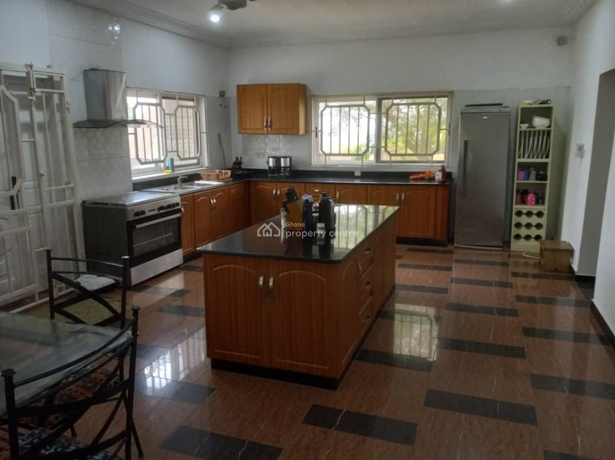 Executive 5 Bedrooms, Akuapim North, Eastern Region, House for Sale