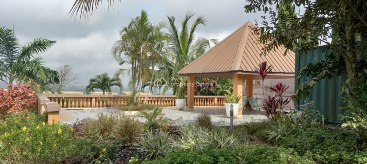 Executive 5 Bedrooms, Akuapim North, Eastern Region, House for Sale