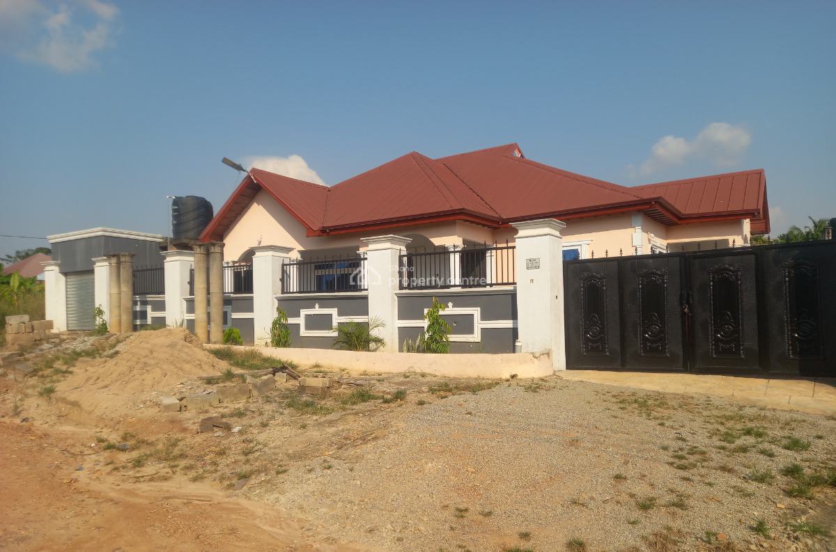 4 Bedrooms, Owhim Amanfrom,  on Abrepo Road., Kumasi Metropolitan, Ashanti, House for Sale