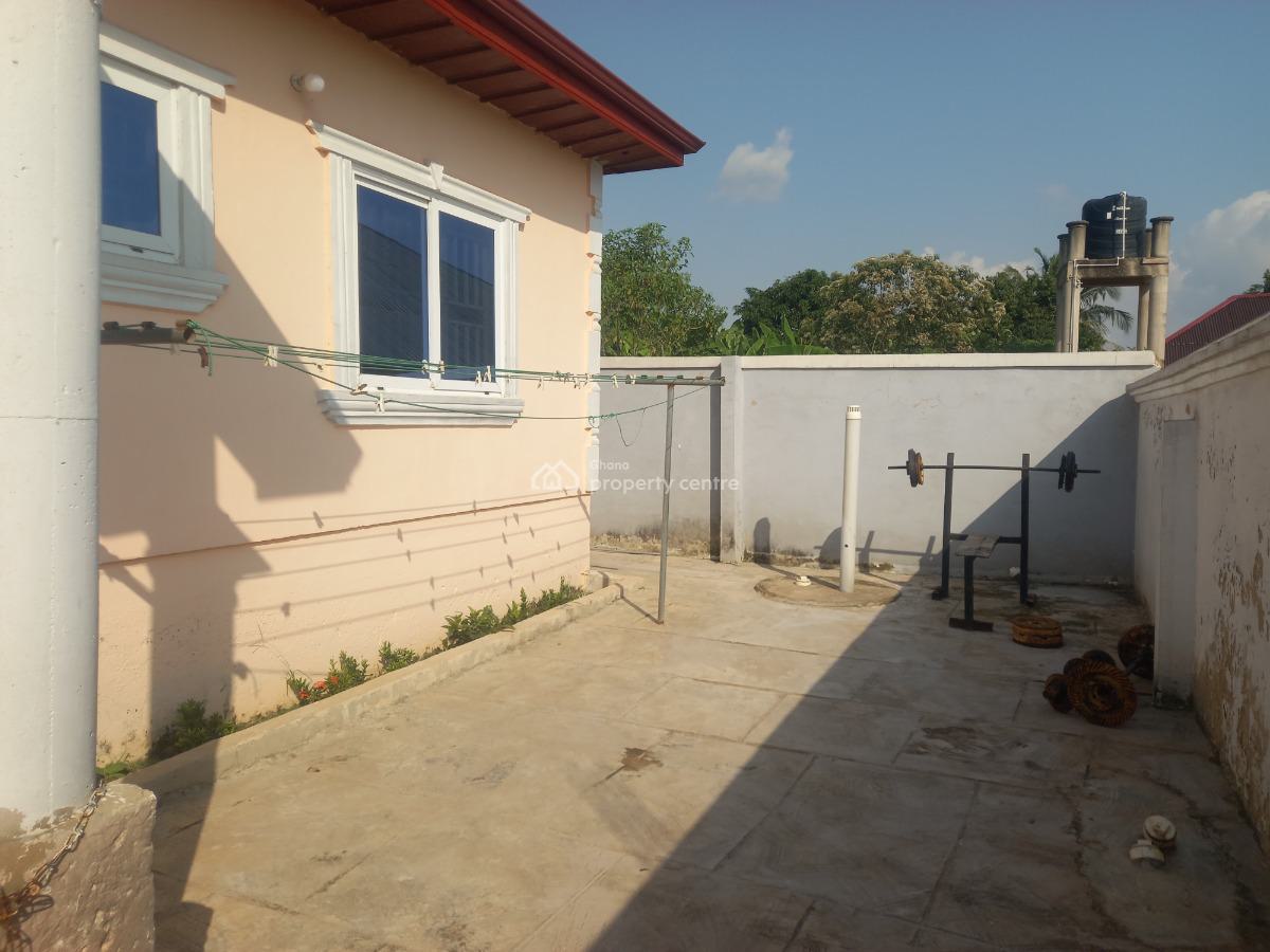 4 Bedrooms, Owhim Amanfrom,  on Abrepo Road., Kumasi Metropolitan, Ashanti, House for Sale