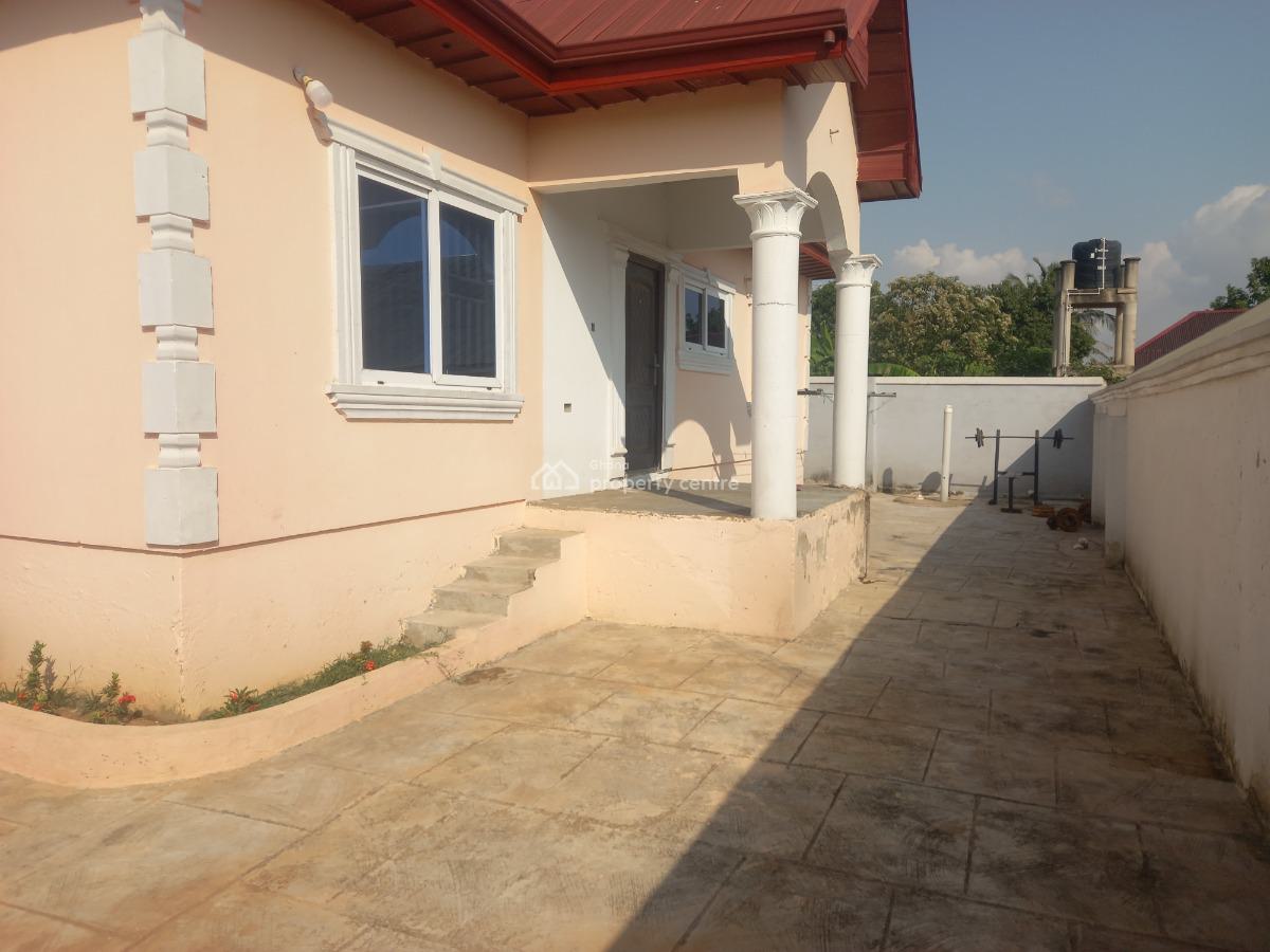 4 Bedrooms, Owhim Amanfrom,  on Abrepo Road., Kumasi Metropolitan, Ashanti, House for Sale